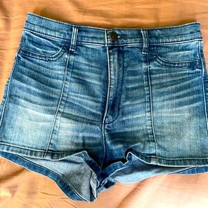 Abercombie and Fitch high rise demin booty short size 6